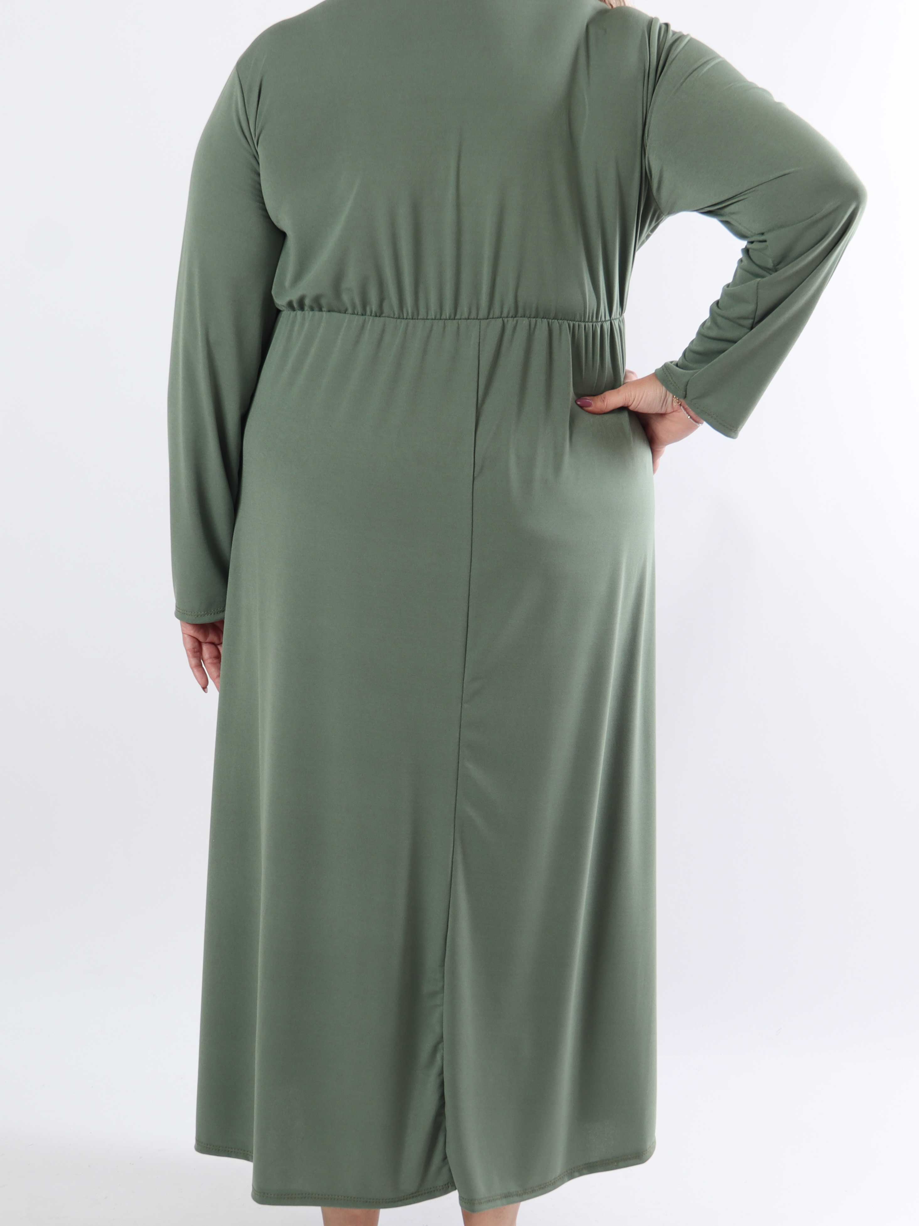 Nelly Plain - Elastisk enfärgad klänning i viskos i plusstorlek